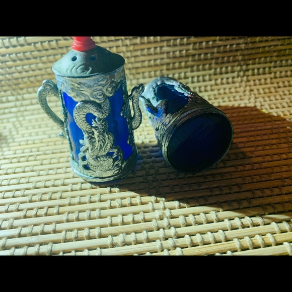 Vintage Cobalt Blue Glass Silver Dragon Shakers Occupied Japan - Picture 4 of 16